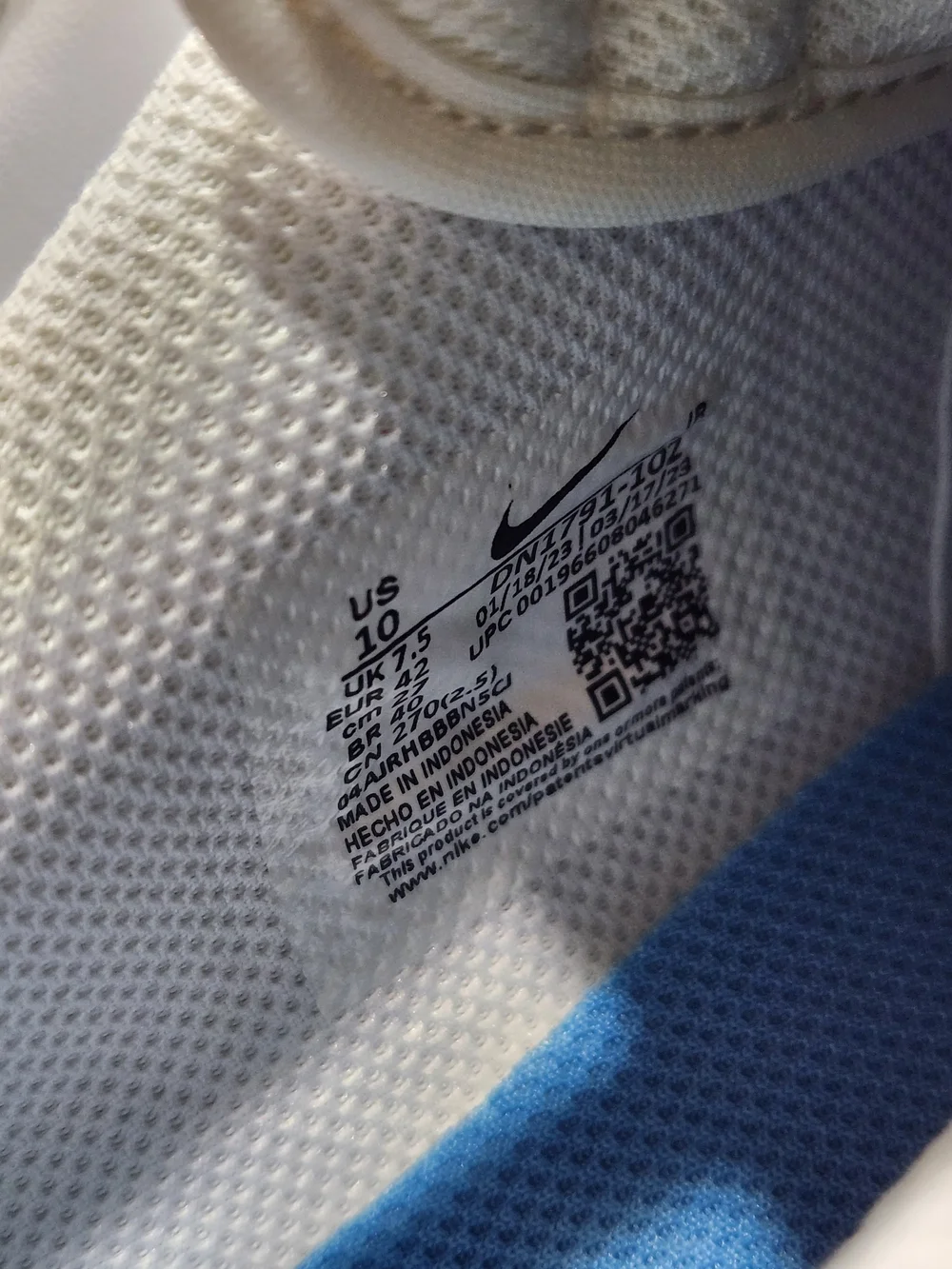Nike Women's Classic Cortez Leather Sneakers - White/Blue Size 10 or 8.5 Men